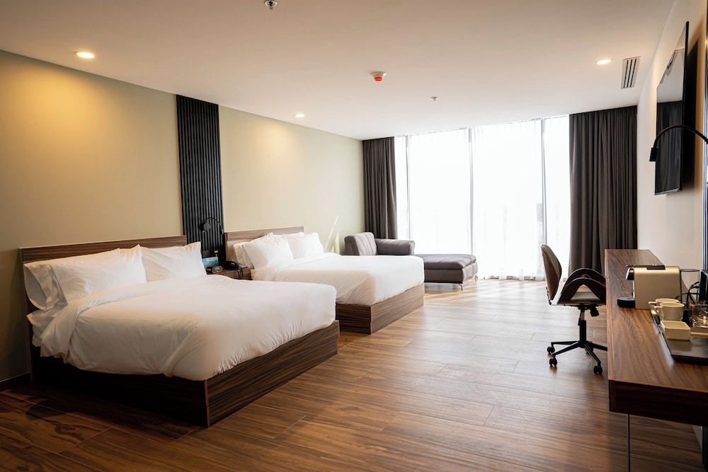Room, 2 Queen Beds, Non Smoking photo 1