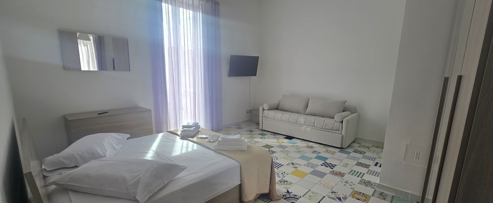 Family Apartment, Multiple Beds, Non Smoking, Private Bathroom