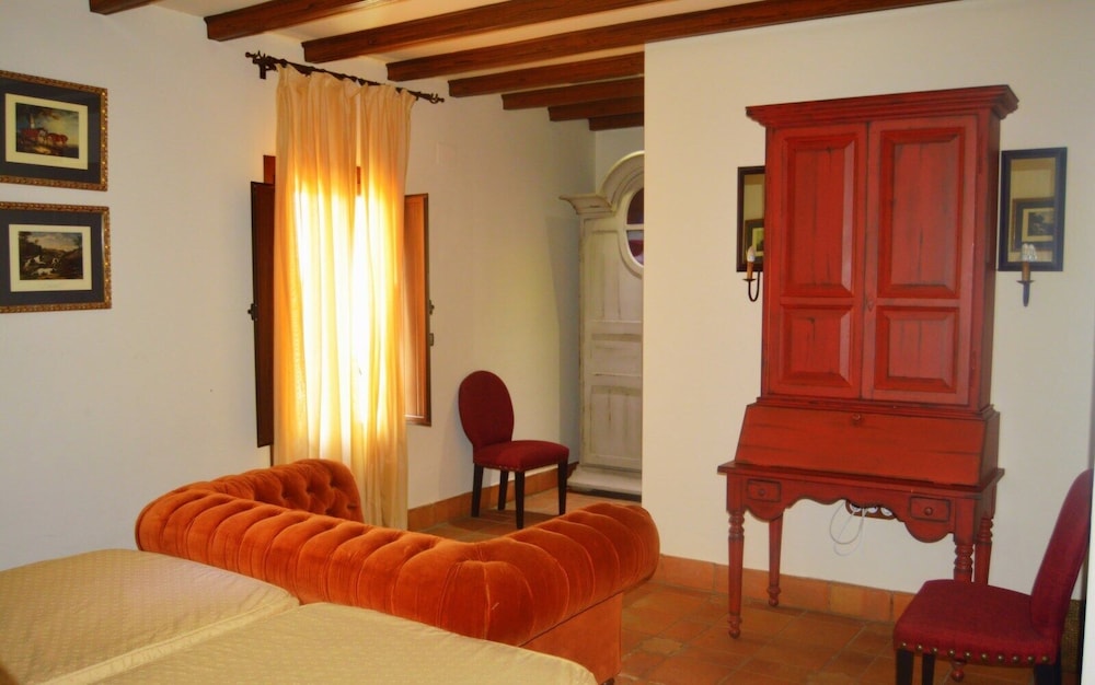 Twin Room - Photo 3
