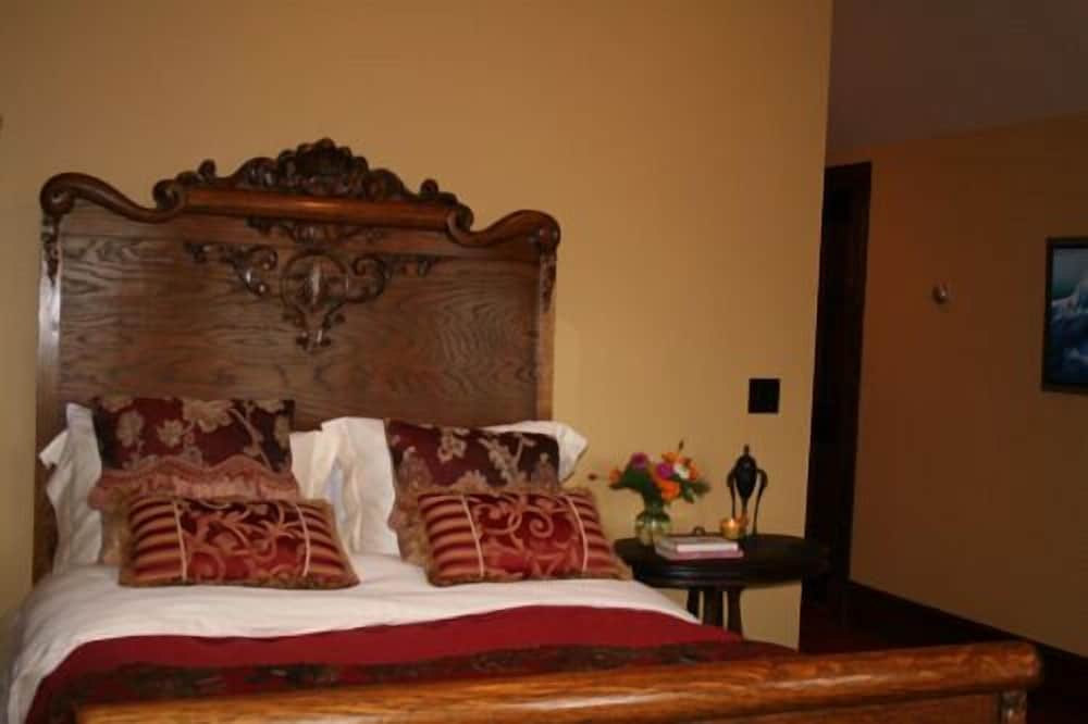 Equestrian Room photo 1
