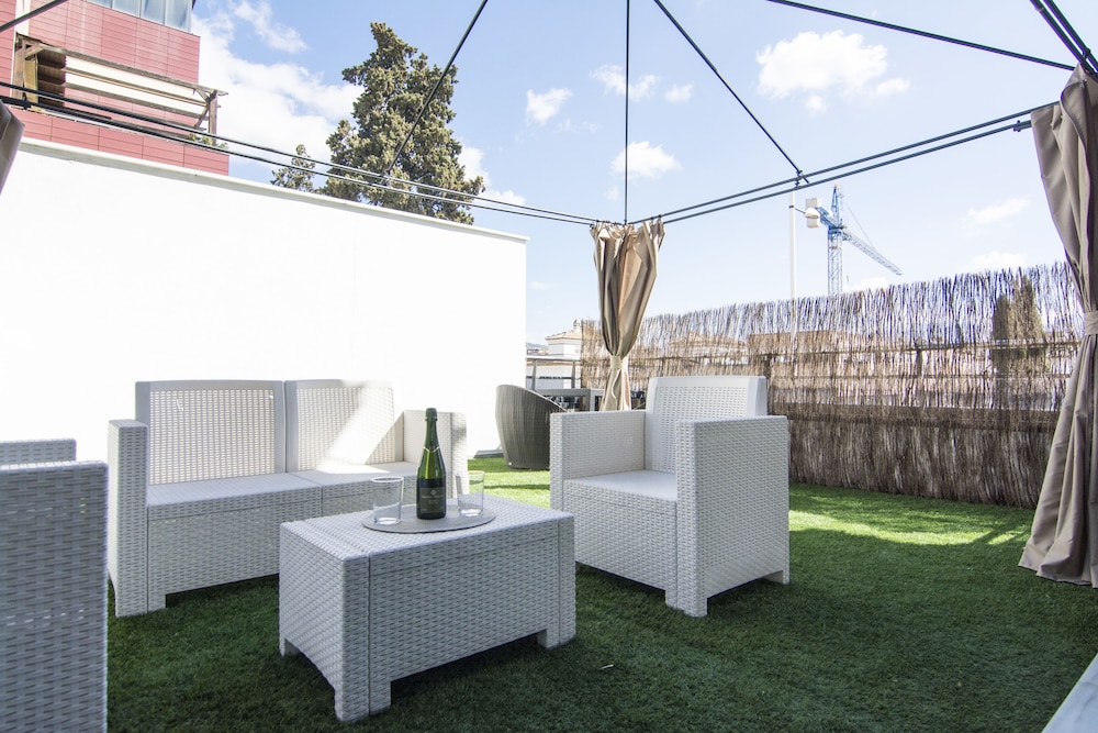 EnjoyGranada LUJO Swimming Pool and Parking, Billede 17