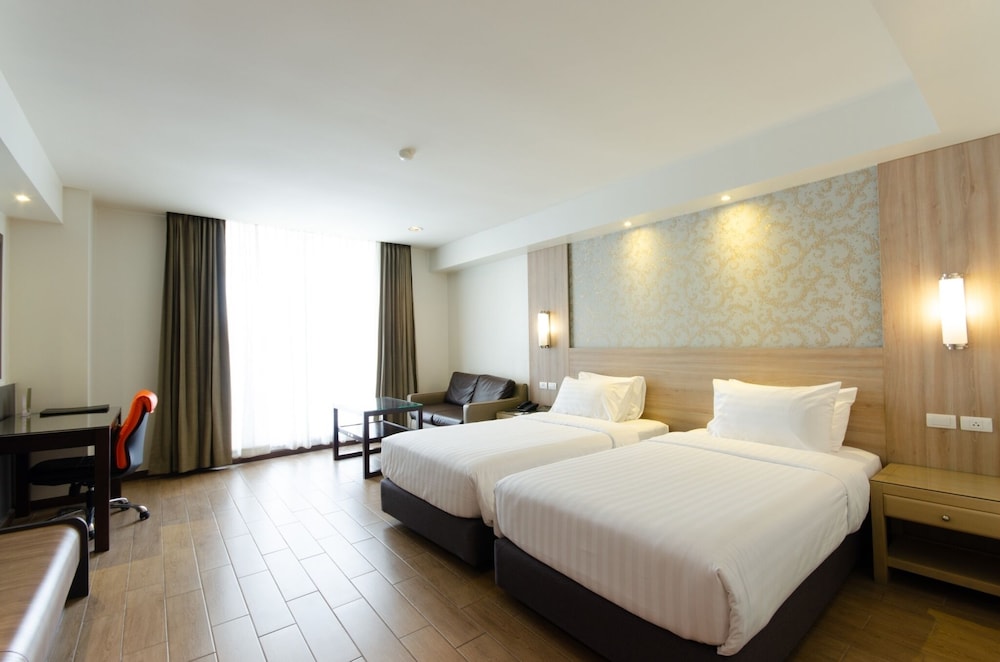 Grand Twin Room, 2 Twin Beds, Smoking photo 1