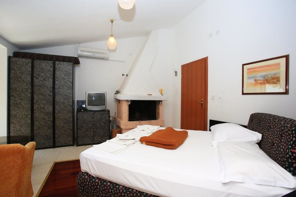 Apartment (A1)