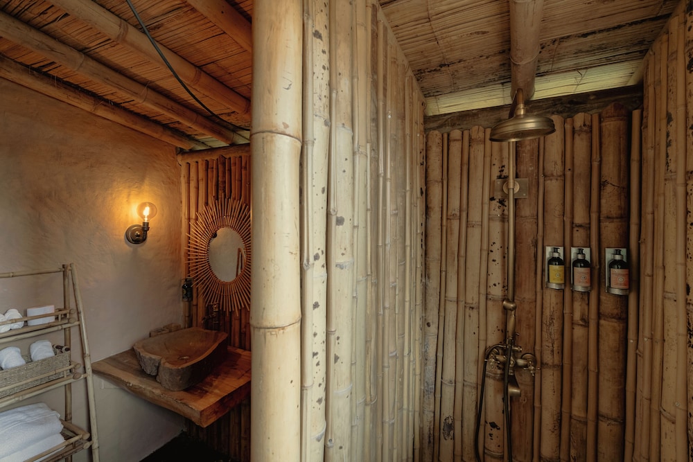 Bamboo Palace Banana - Photo 10