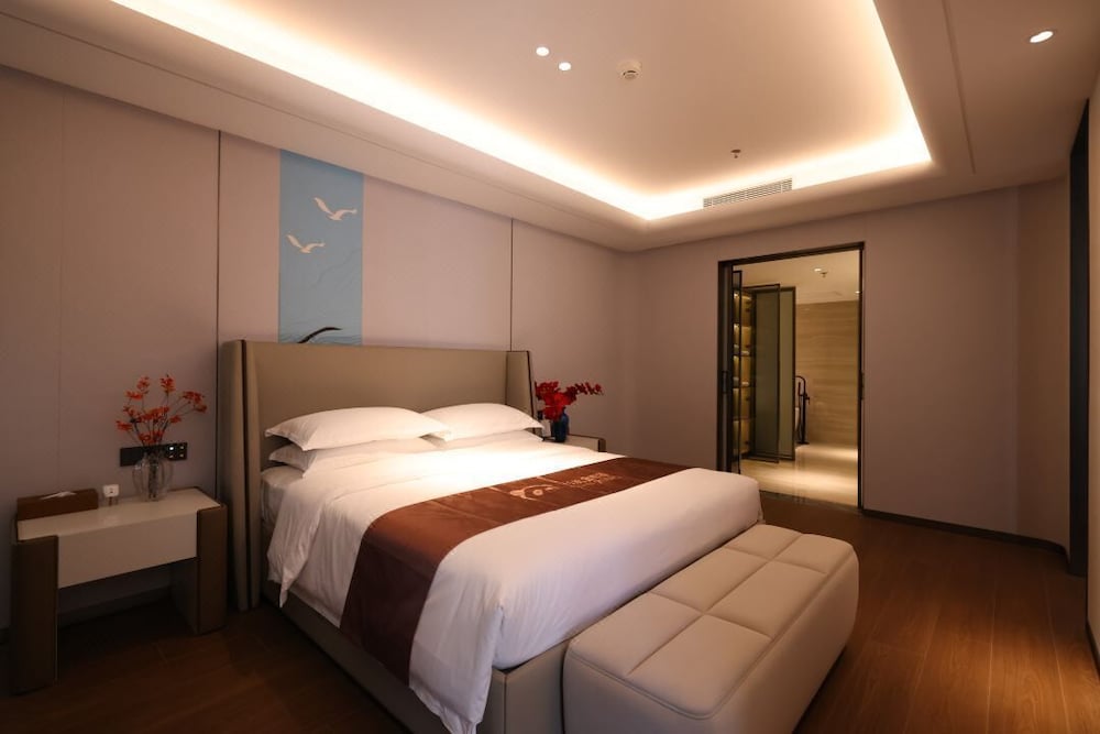 Luxury Suite