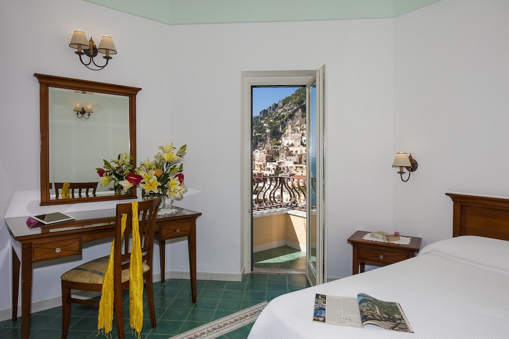 Superior Double or Twin Room, Jetted Tub, Sea View photo 2