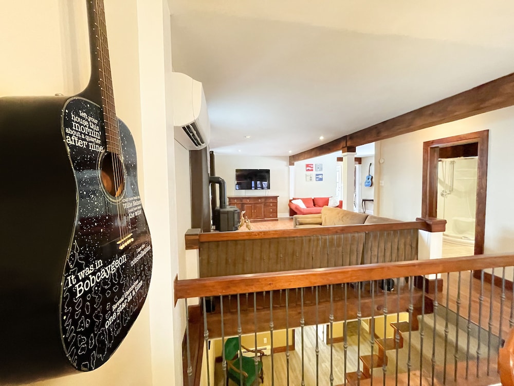 Executive Cottage, 4 Bedrooms, 2 Bathrooms, Lake View photo 1