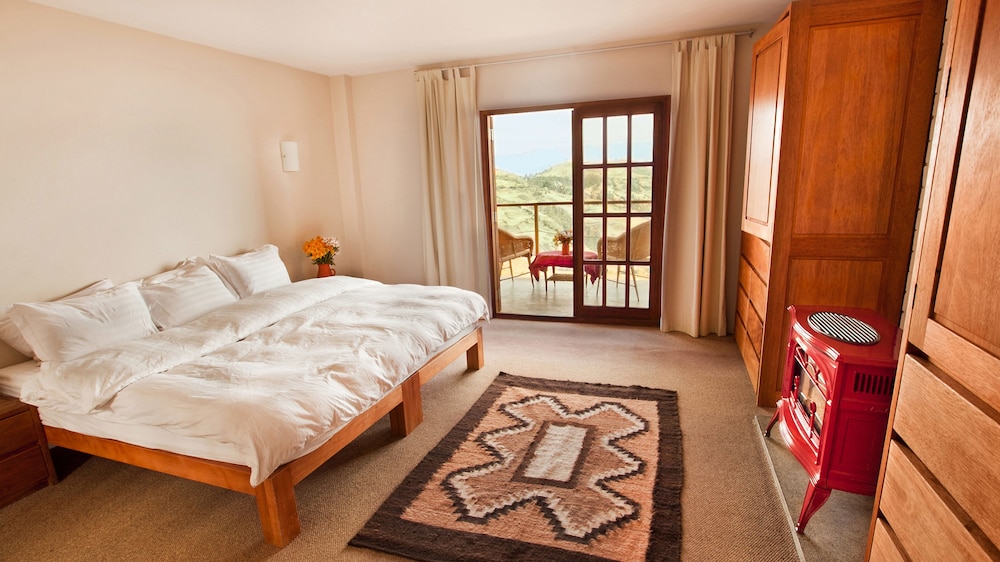Deluxe Double Room, 1 King Bed, Mountainside photo 1
