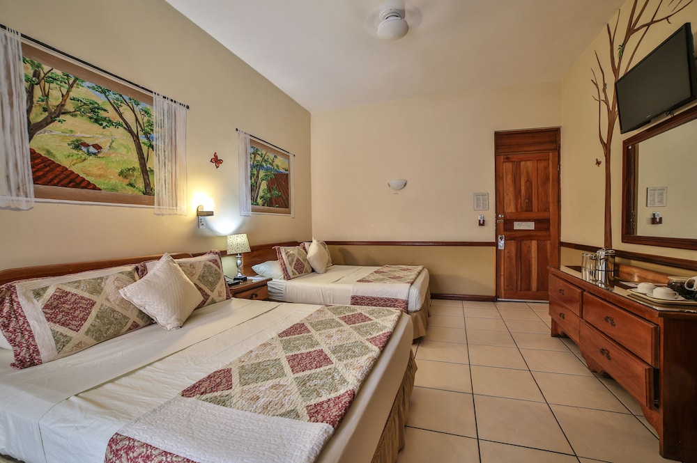Superior Room, 2 Queen Beds - Photo 16