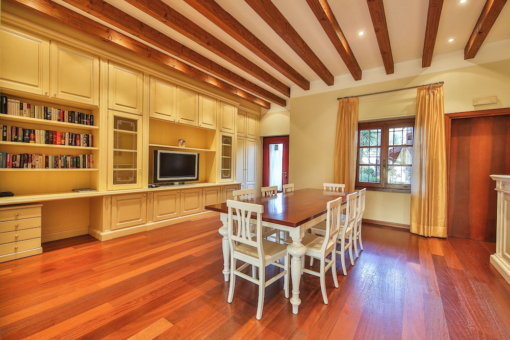 Exclusive Condo, 3 Bedrooms - Photo 6