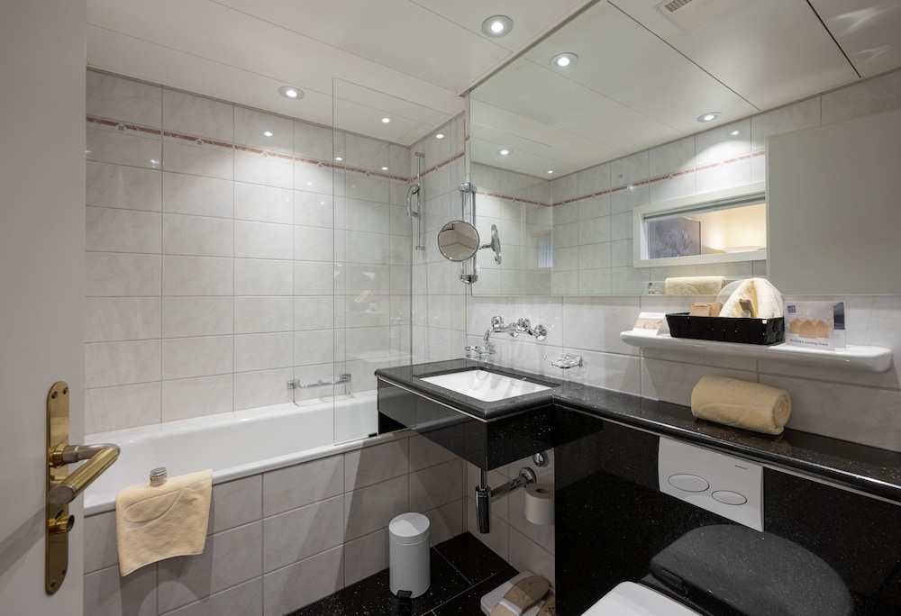 Superior Twin Room, 2 Twin Beds - Photo 34