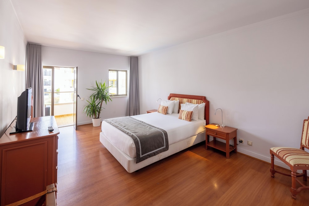 Family Apartment, 2 Bedrooms - Photo 1