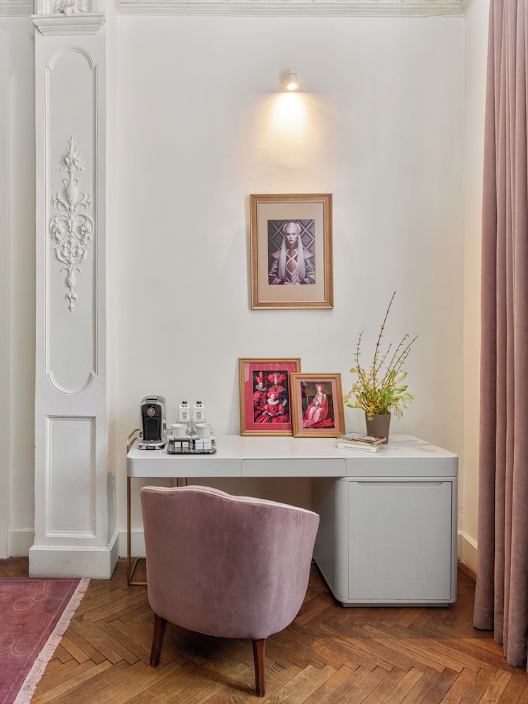 Deluxe Double Room, City View (Garden View) photo 1