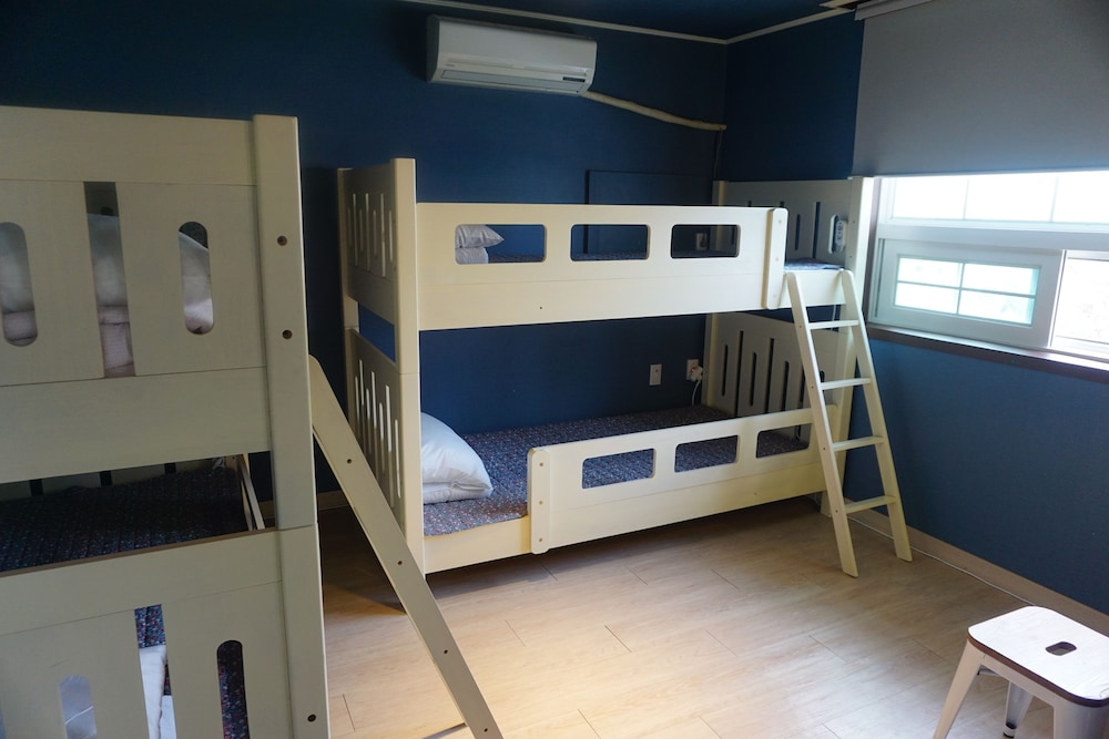 Shared Dormitory (4-person, A type)