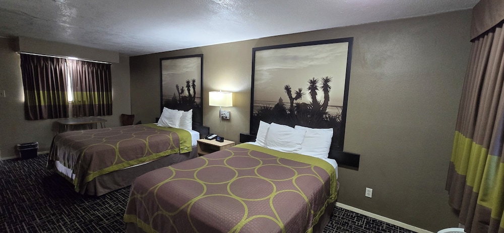 Suite, 2 Queen Beds, Non Smoking photo 3
