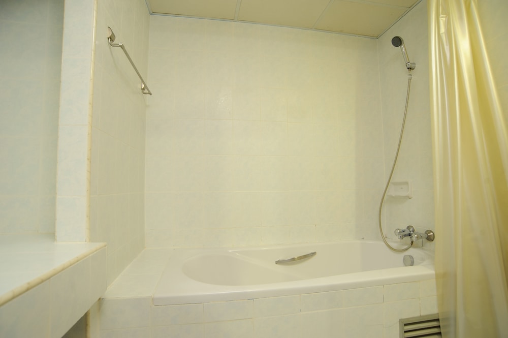 Superior Room, 1 King Bed photo 3