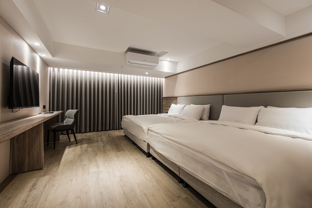 Deluxe Family Room - Photo 11