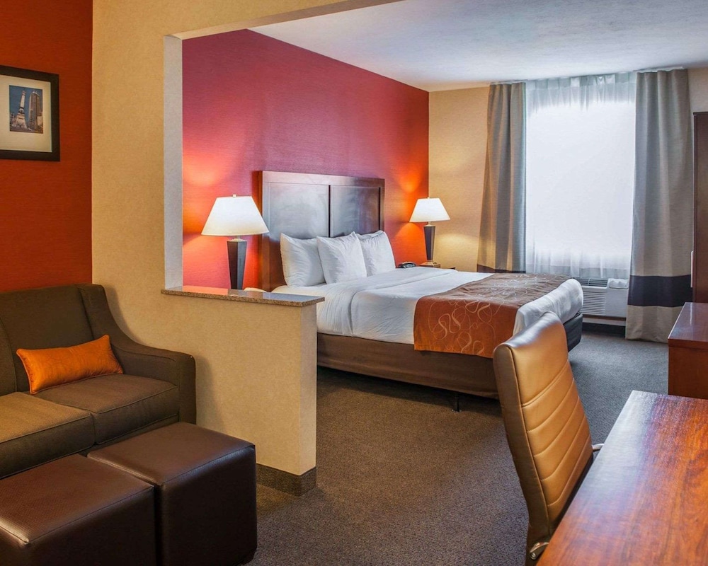 Suite, 1 King Bed With Sofa Bed, Accessible, Non Smoking photo 3