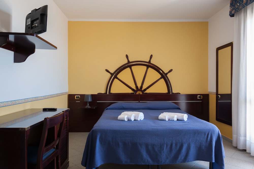 Double Or Twin Room, Sea View photo 2