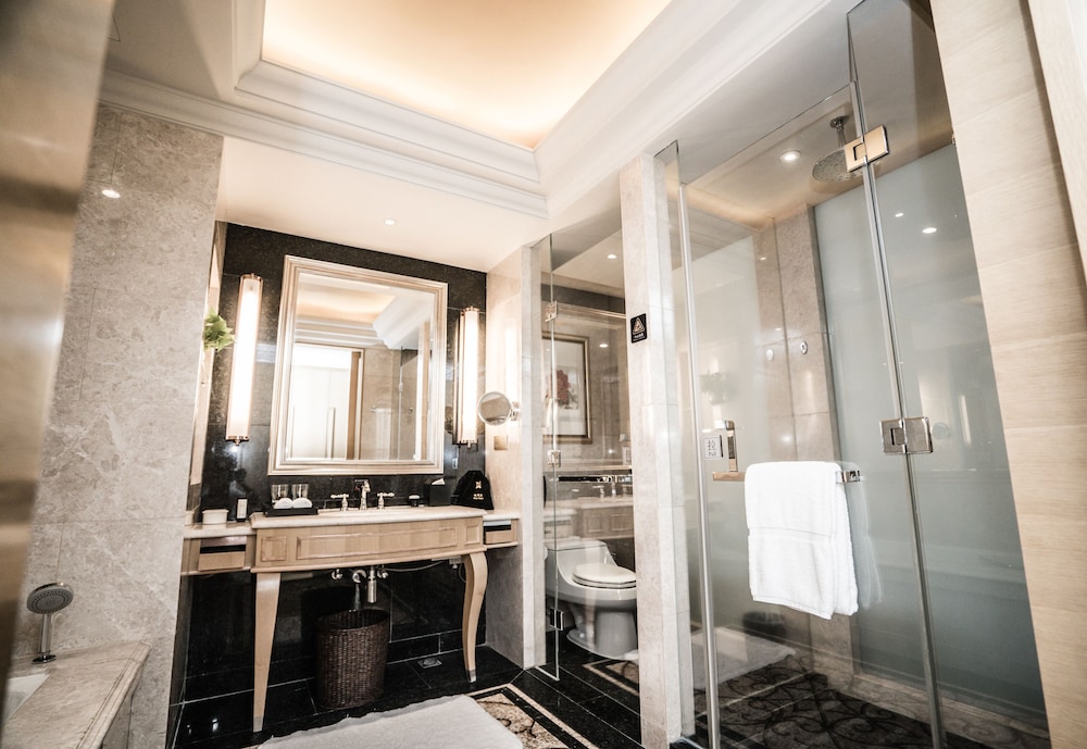 Deluxe Suite photo 3