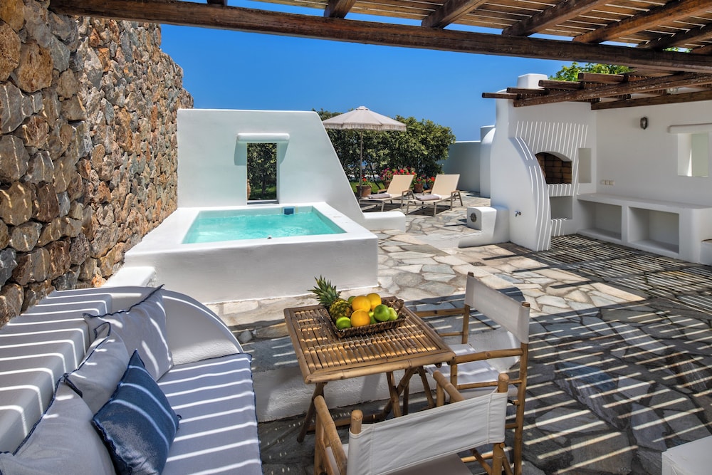 Suite with outdoor Hot Tub and Garden View - Photo 14
