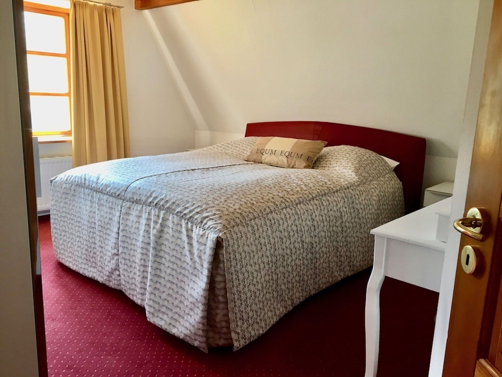 Classic House, 5 Bedrooms photo 1