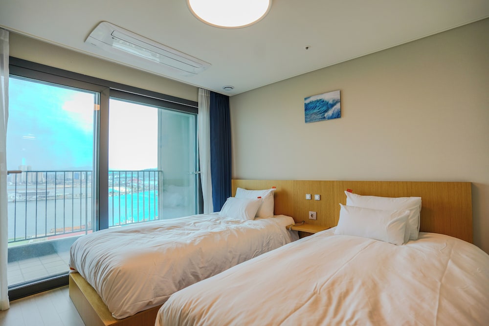 Room, 2 Bedrooms, 2 Bathrooms, Sea View (Self Check-in) photo 3