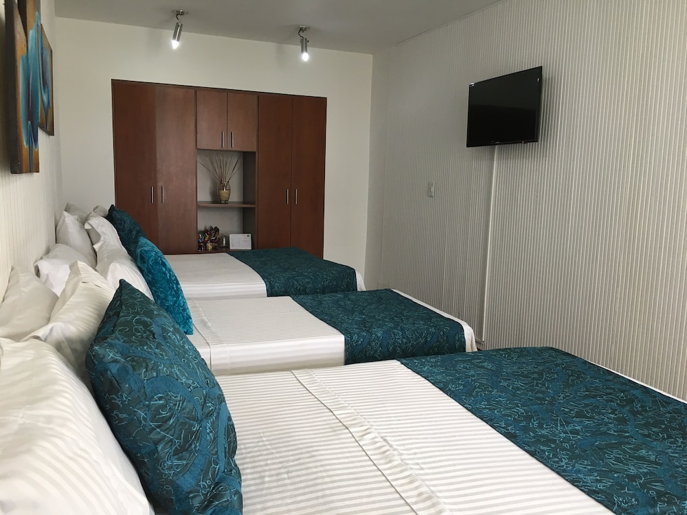 Standard Triple Room, 3 Twin Beds, Non Smoking photo 2
