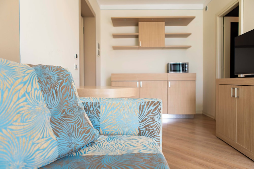 Deluxe Room - Photo 3