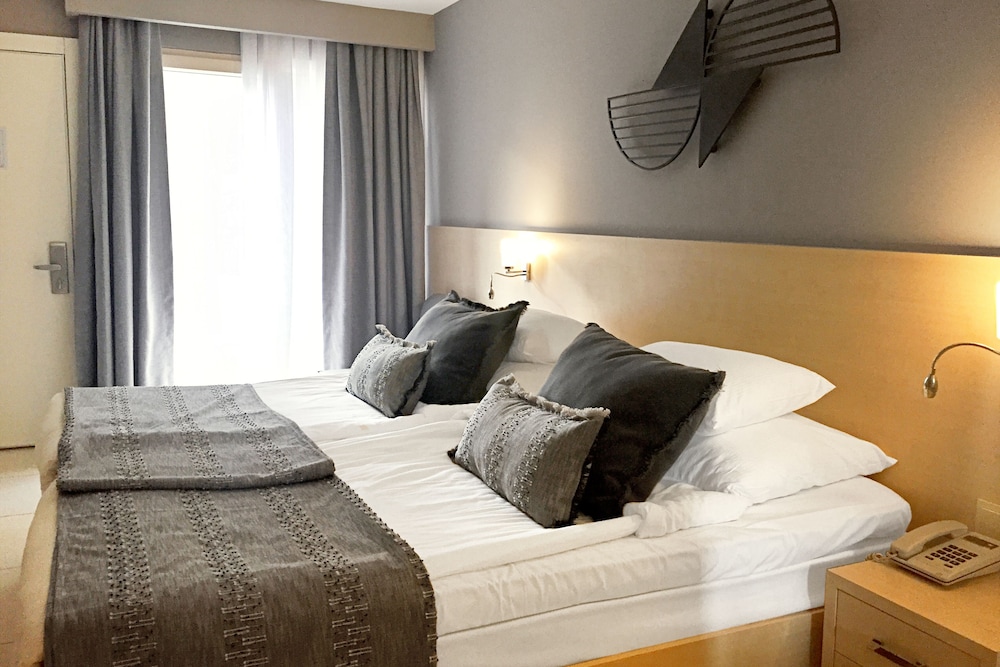 Standard Double or Twin Room photo 2