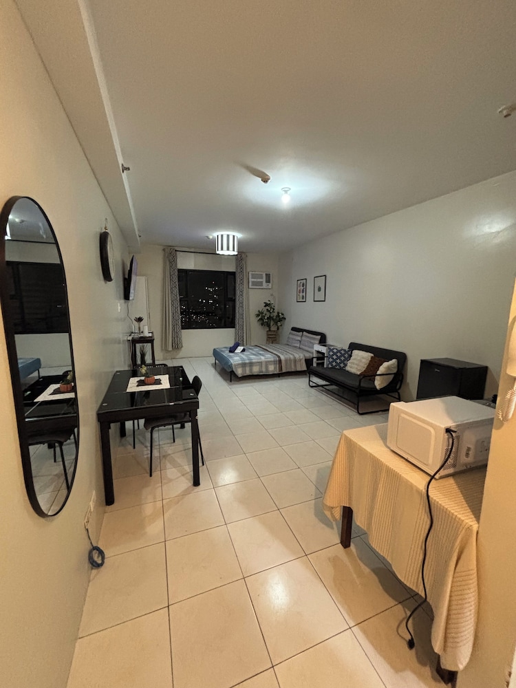 Family Condo, City View