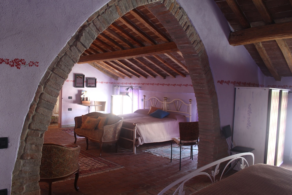 Luxury Suite photo 2