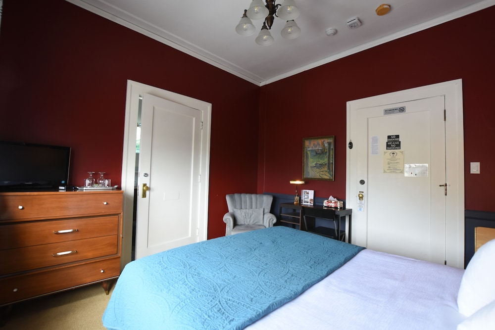 Superior Room, 1 Queen Bed, Non Smoking, Ensuite photo 3