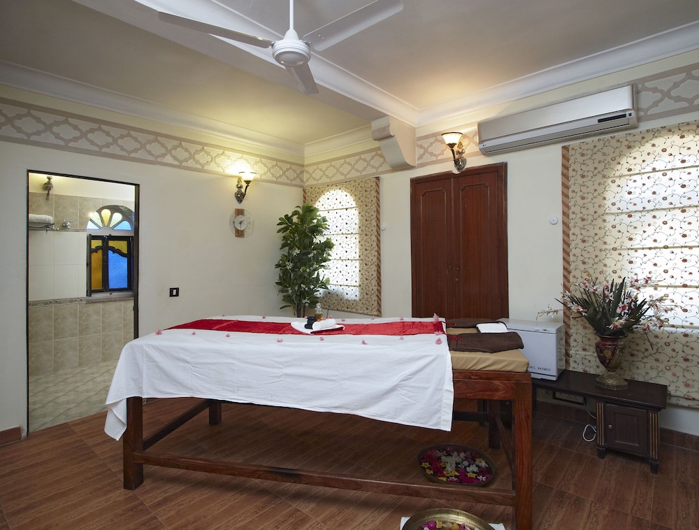 Standard Room, 1 Queen Bed - Photo 19
