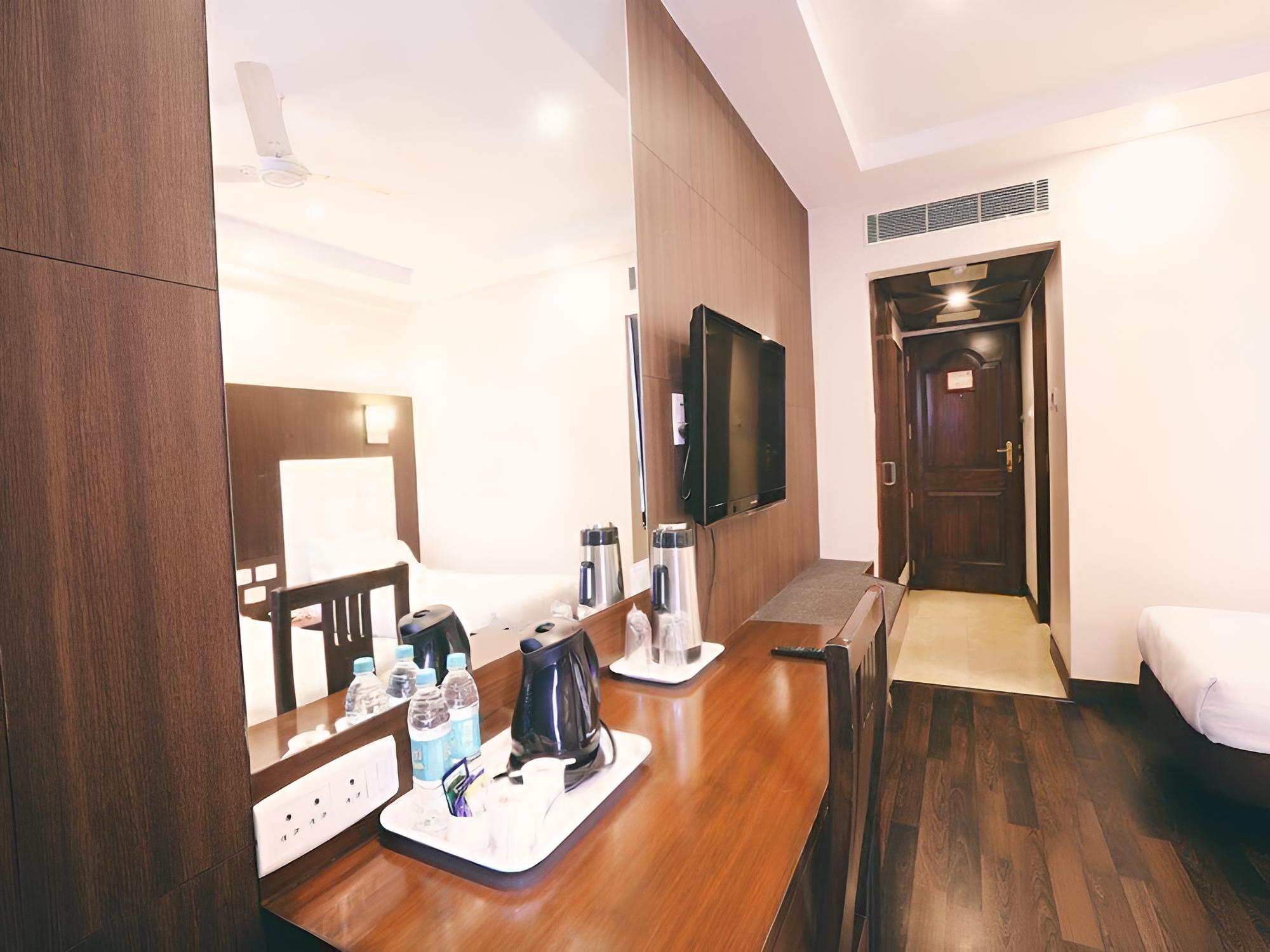 Standard Twin Room, 2 Twin Beds, City View photo 3