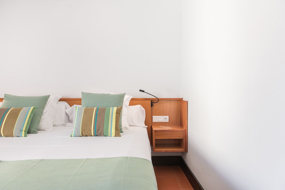 Standard Double Room - Photo 9