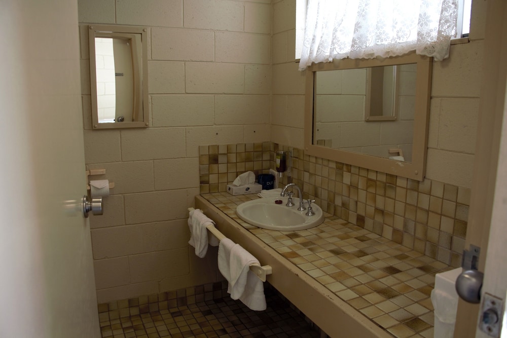 Superior Room, Multiple Beds - Photo 12