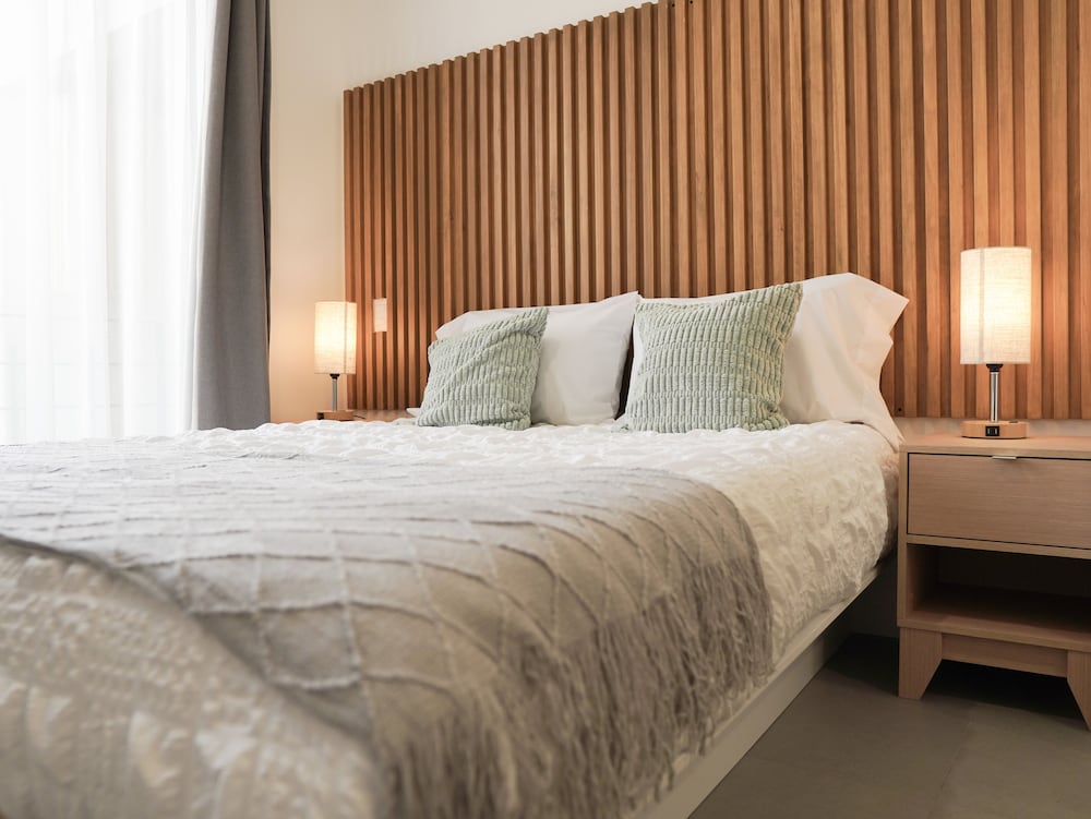 City Studio, 1 Queen Bed, Balcony