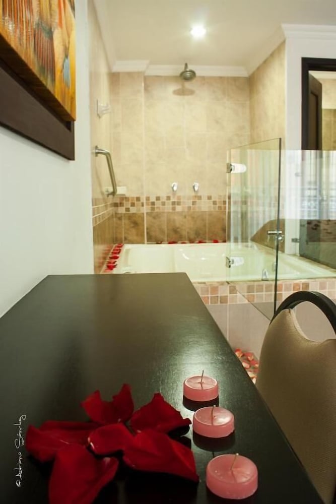 Comfort Room photo 2