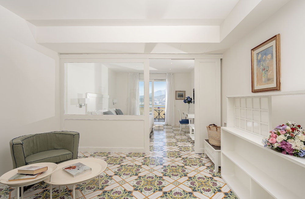 Junior Suite, Balcony, Sea View thumbnail 5