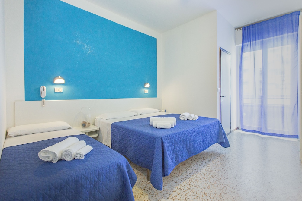 Basic Triple Room photo 1