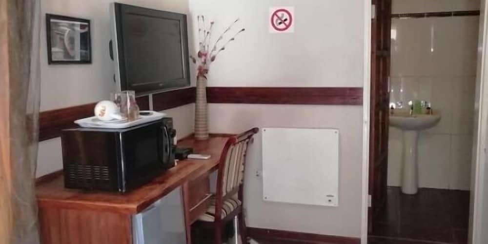 Basic Single Room photo 2
