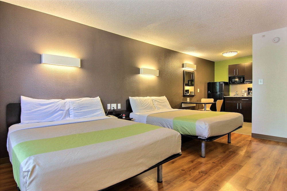 Standard Room, 2 Double Beds, Non Smoking - Photo 6