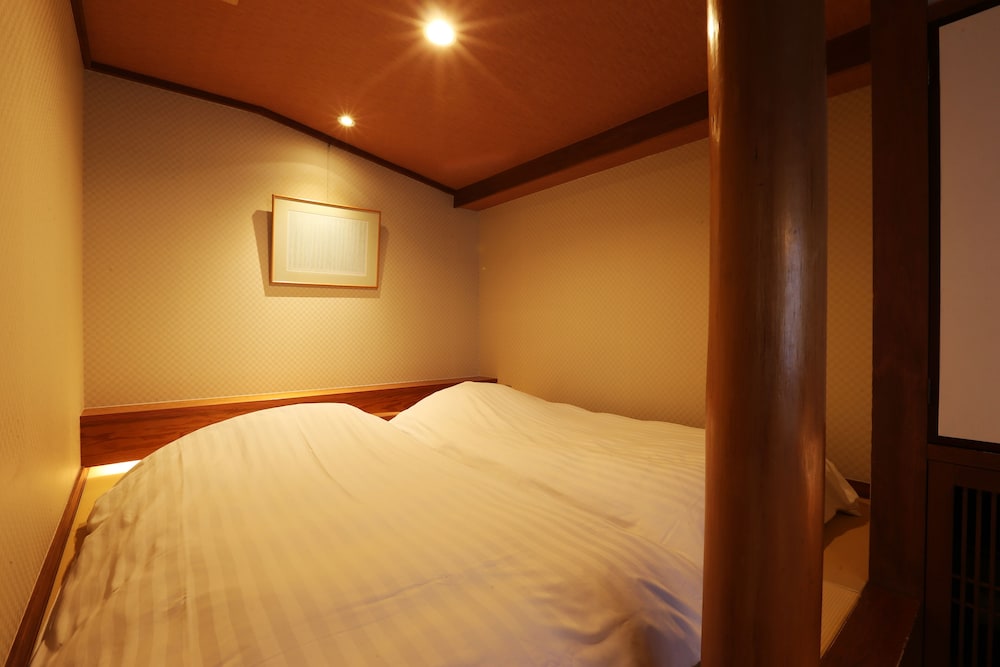 Twin Room - Photo 5