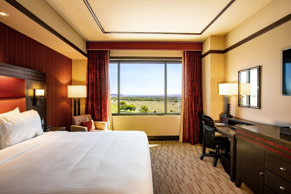 Standard Room, 1 King Bed photo 3
