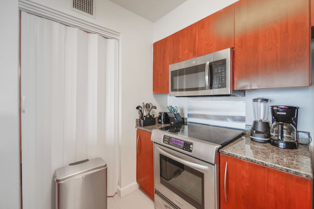 Luxury Condo, 3 Bedrooms, Ocean View photo 2