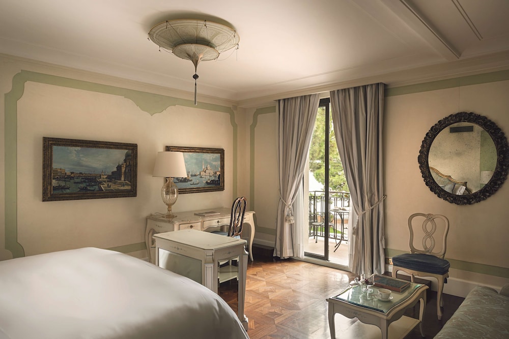 Available room