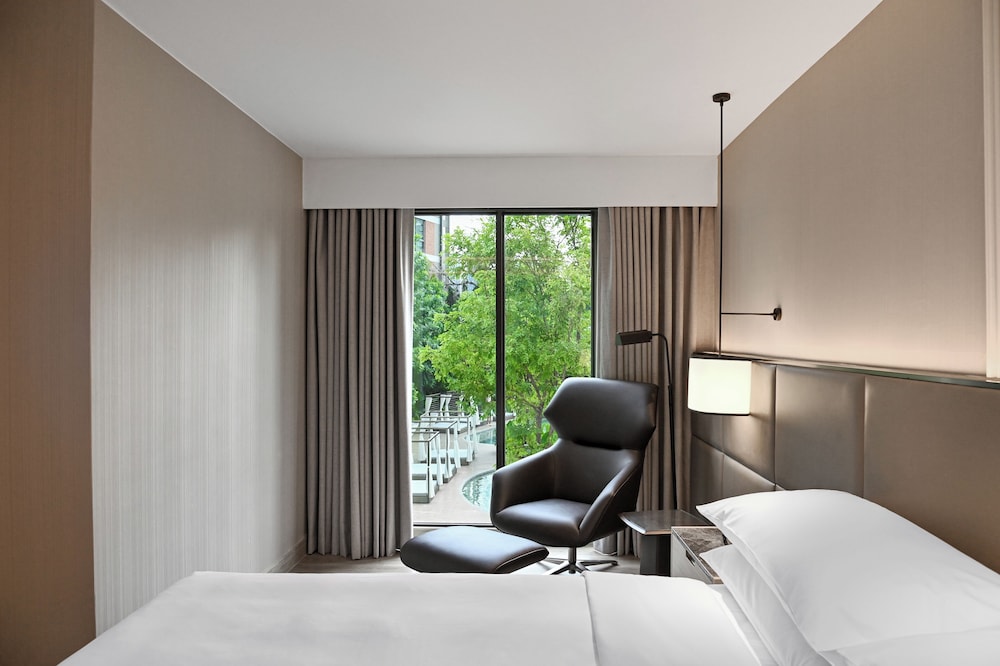 Premier Suite, 1 Bedroom, Balcony (Corner) photo 3