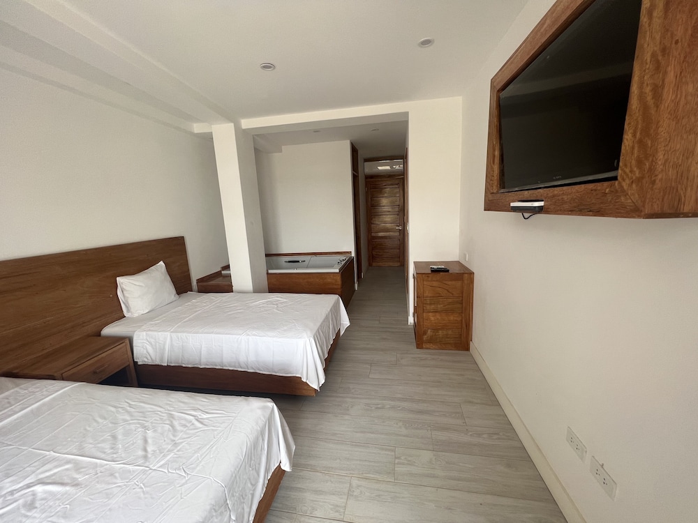 Deluxe Double or Twin Room photo 3