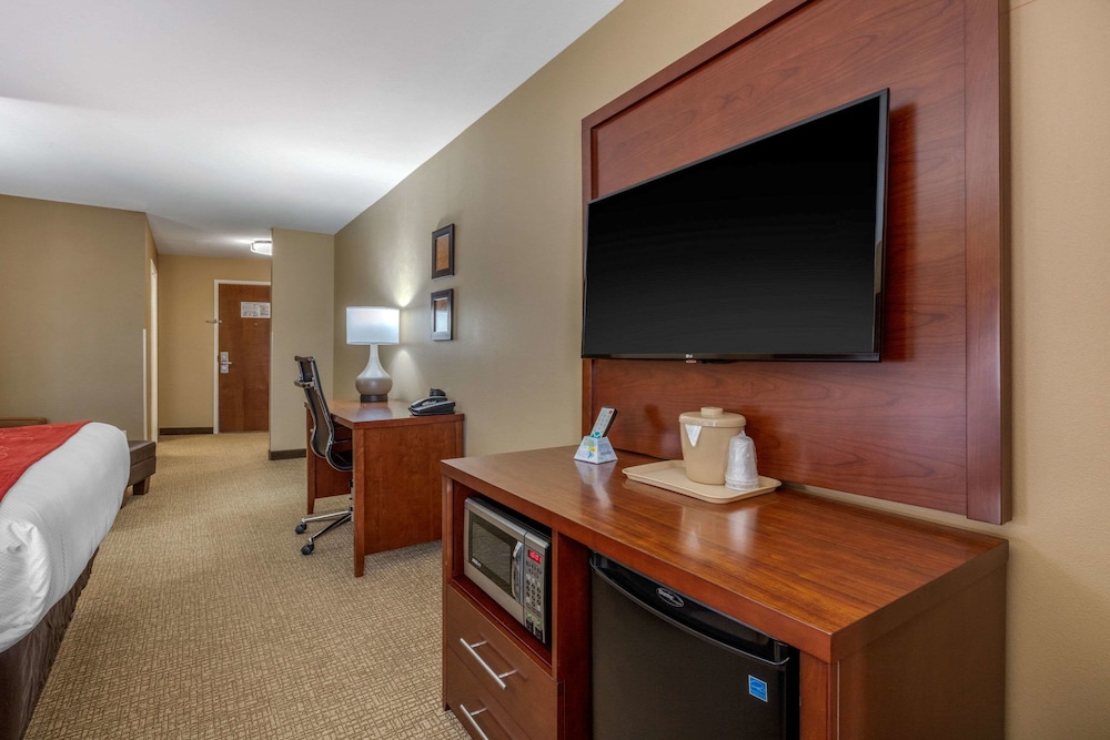 Suite, Multiple Beds, Non Smoking photo 2